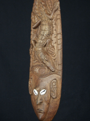 Маска амулет Sepik из Новой Гвинеи  с крокодилом
