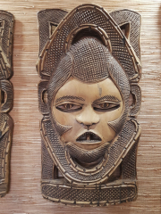 Две африканские настенные маски из дерева Oba (Нигерия) короля и королевы