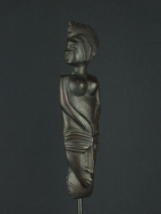 Настенное панно «Диктатура женщины» из твердой породы дерева