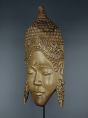 Настенная маска Будды из дерева