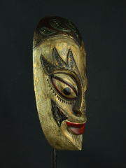 Настенная декоративная маска из дерева