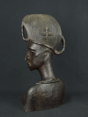 Скульптура девушки африканки из твердой породы дерева «Красавица Лагоса»