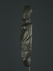 Настенное панно «Диктатура женщины» из твердой породы дерева