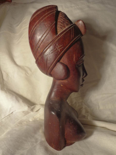 Статуэтка красавицы из красного дерева "Арина Родионовна" [23 см]