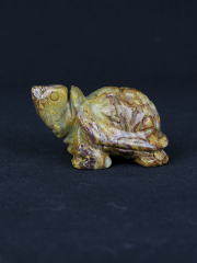 Фигурка черепахи из натуральной яшмы