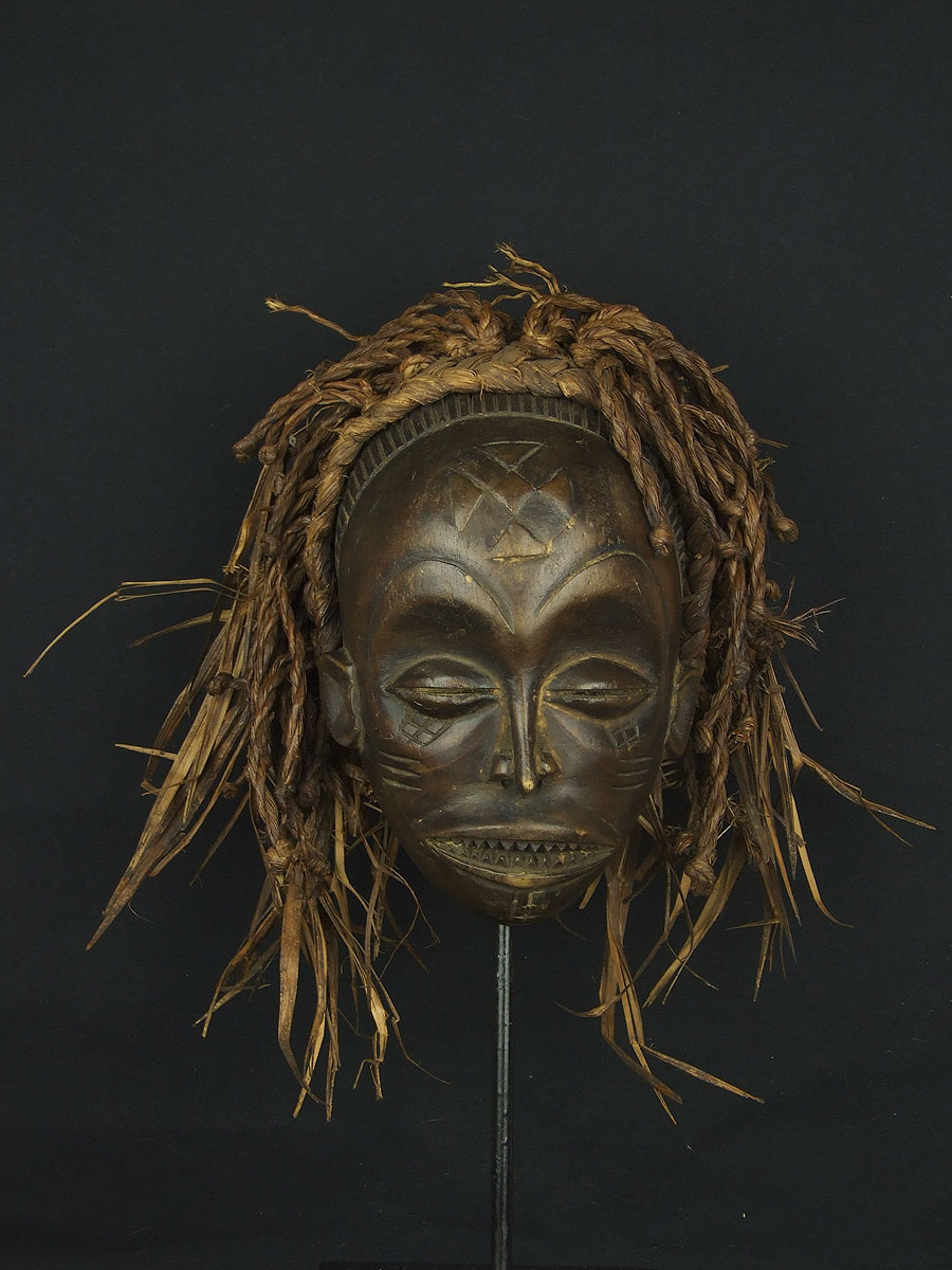 Африканская маска Chokwe Mwana Pwo